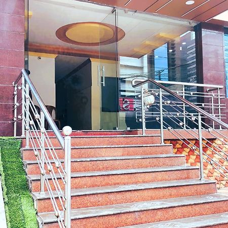 Hotel The Livin Residency Visakhapatnam Exterior foto